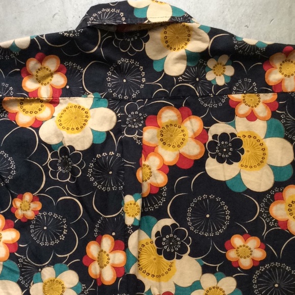 Cotton batik shirt. Great vintage look All cotton. - Picture 5 of 7